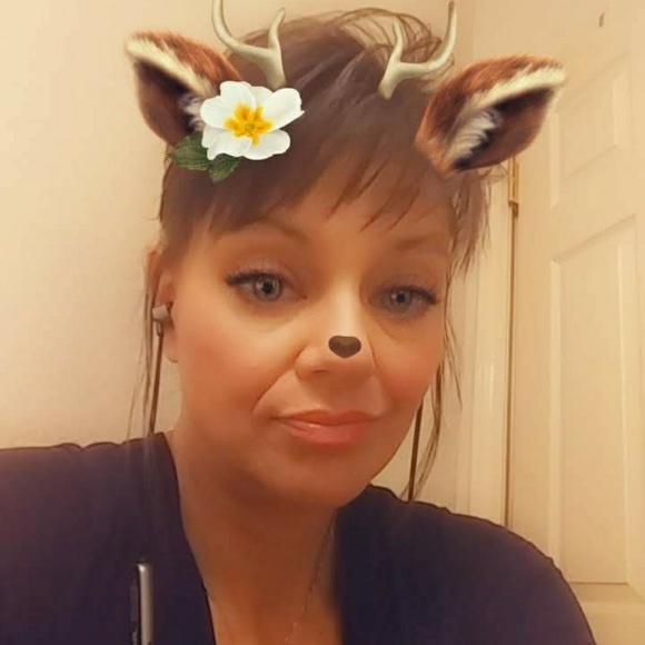 Meet your Posher, Nava - Picture 1 of 3